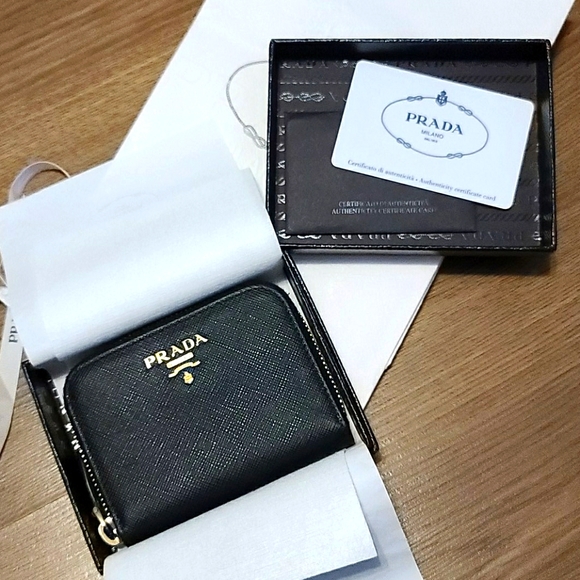 Prada Accessories - PRICE TO SELL‼️ PRADA - Small Saffiano Coin Purse